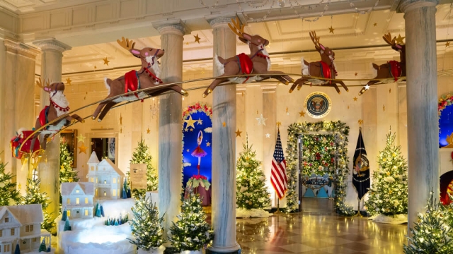 2023 holiday decorations at the Grand Foyer of the White House.
